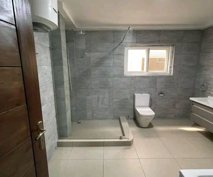 Luxurious 4bedroom townhouse @ Labone