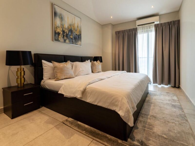 Luxury 2 bedroom service apartment