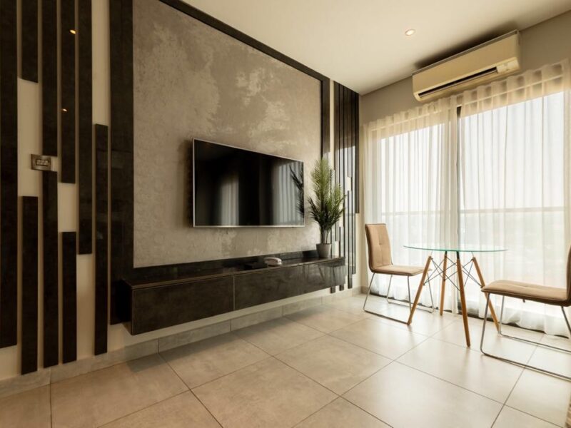 Luxury 2 bedroom service apartment