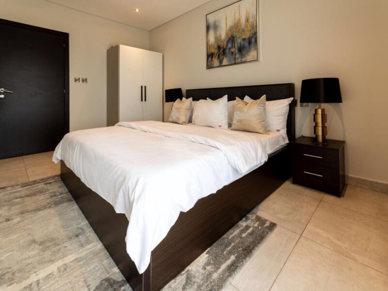 Luxury 2 bedroom service apartment