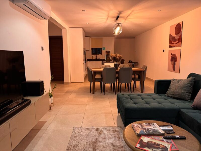 Luxury 2 bedroom service apartment