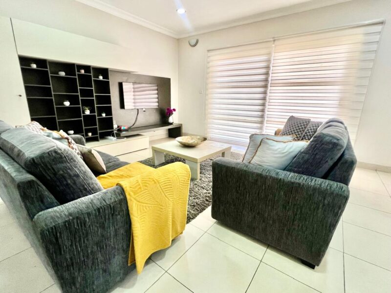 Luxury 3- bedroom service apartment