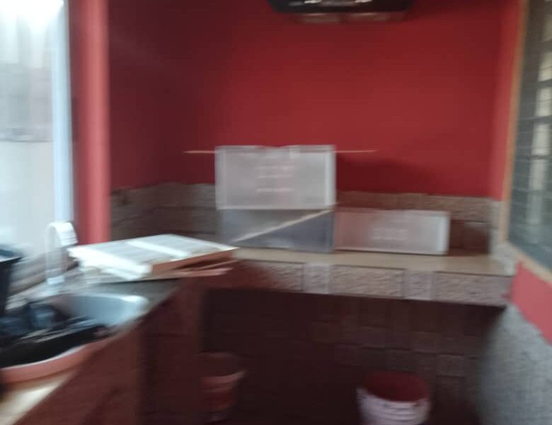 Chamber and hall self contained for rent