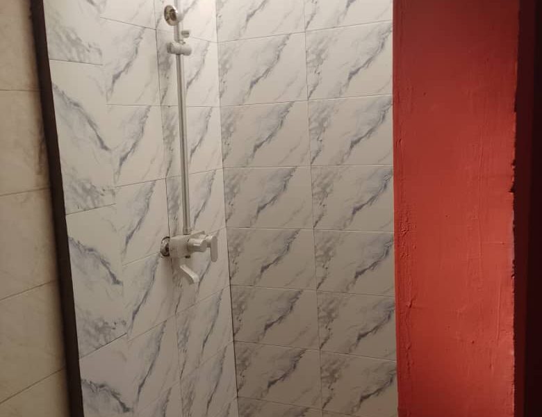 Chamber and hall self contained for rent