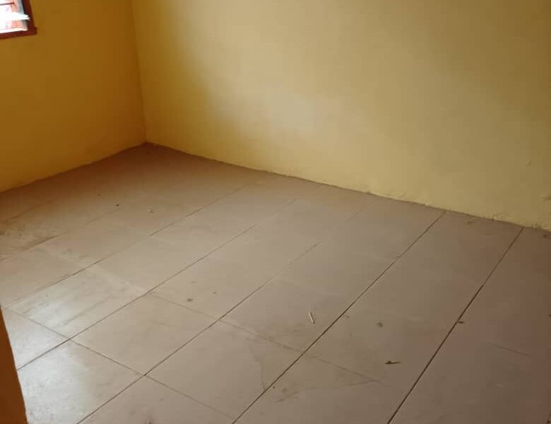 Chamber and hall self contained for rent