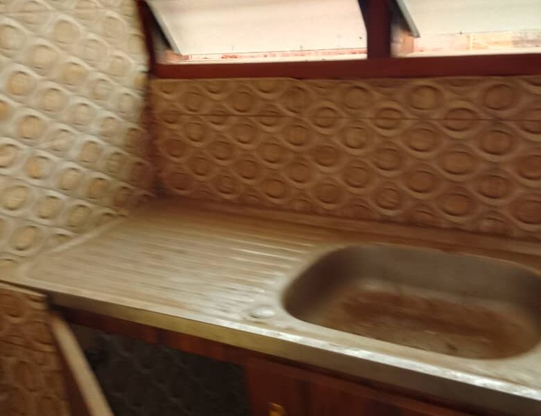 Chamber and hall self contained for rent