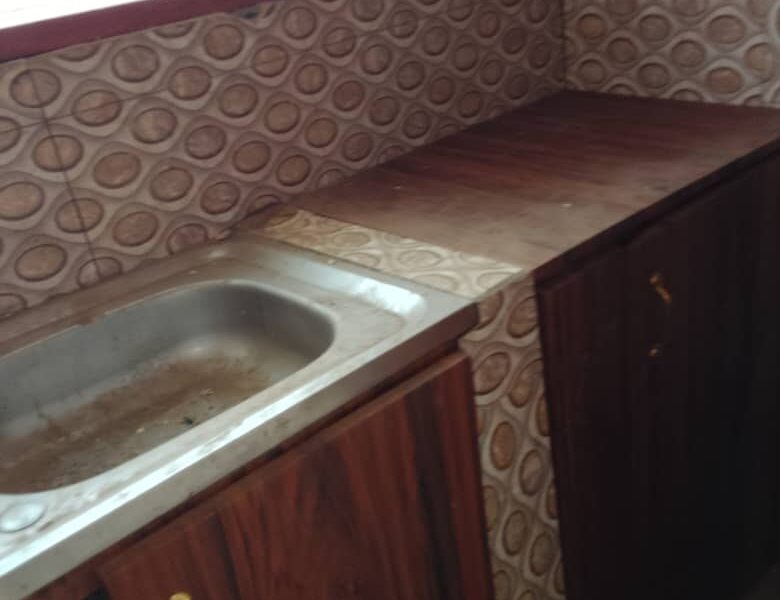 Chamber and hall self contained for rent