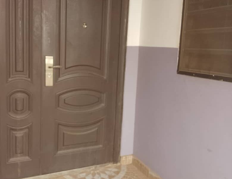 Chamber and hall self contained for rent