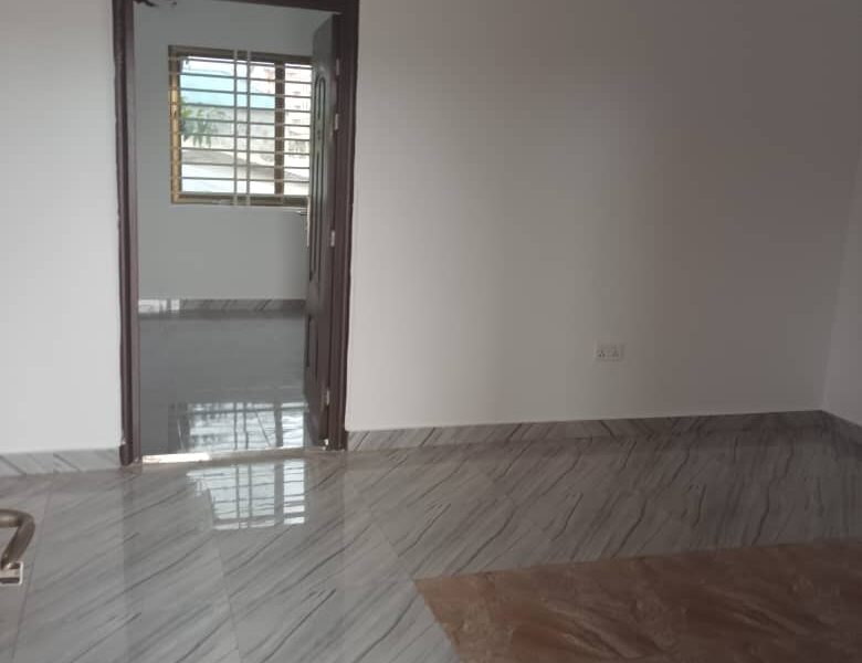 Chamber and hall self contained for rent