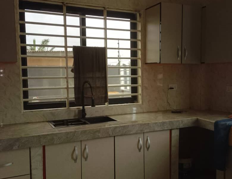 Chamber and hall self contained for rent