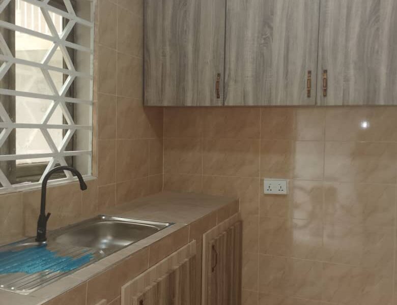 Chamber and hall self contained for rent