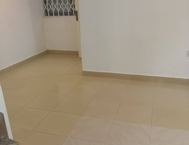 Chamber and hall self contained for rent