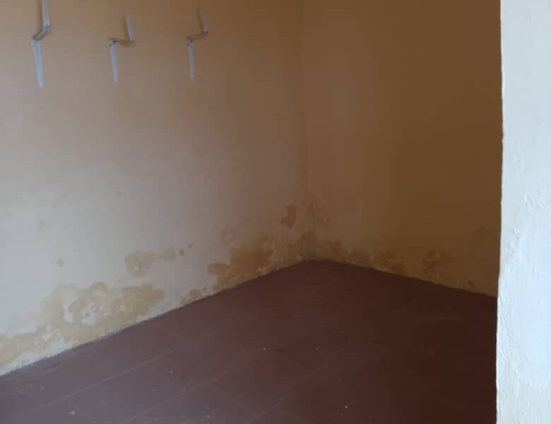 Chamber and hall self contained for rent