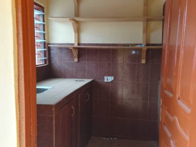 Chamber and hall self contained for rent