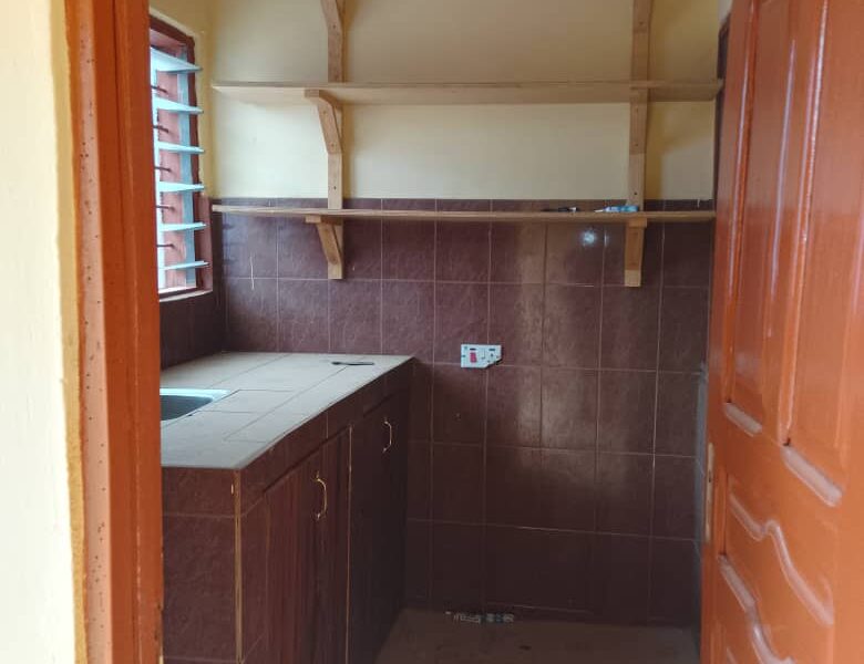 Chamber and hall self contained for rent