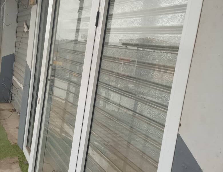 Top shop @ Madina for rent