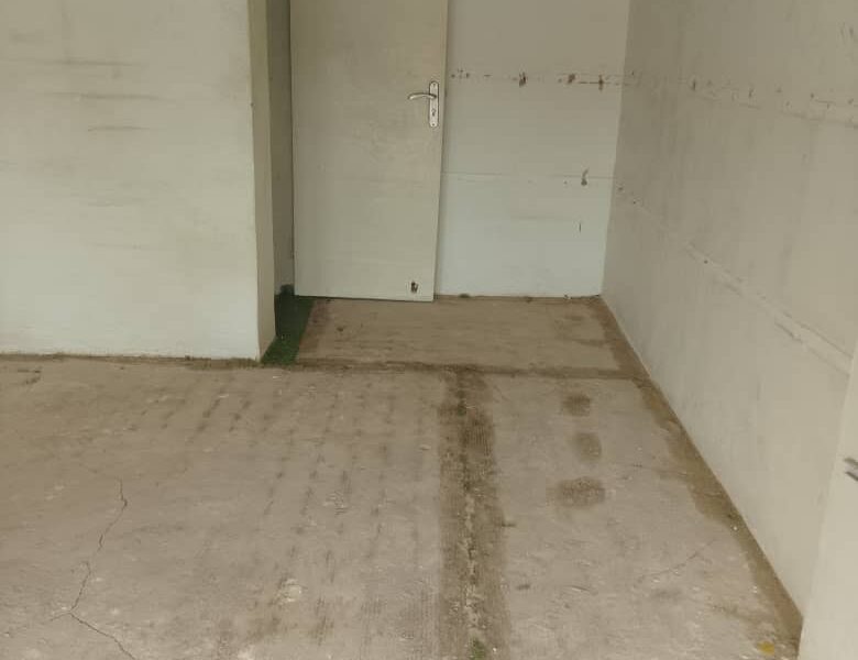 Top shop @ Madina for rent