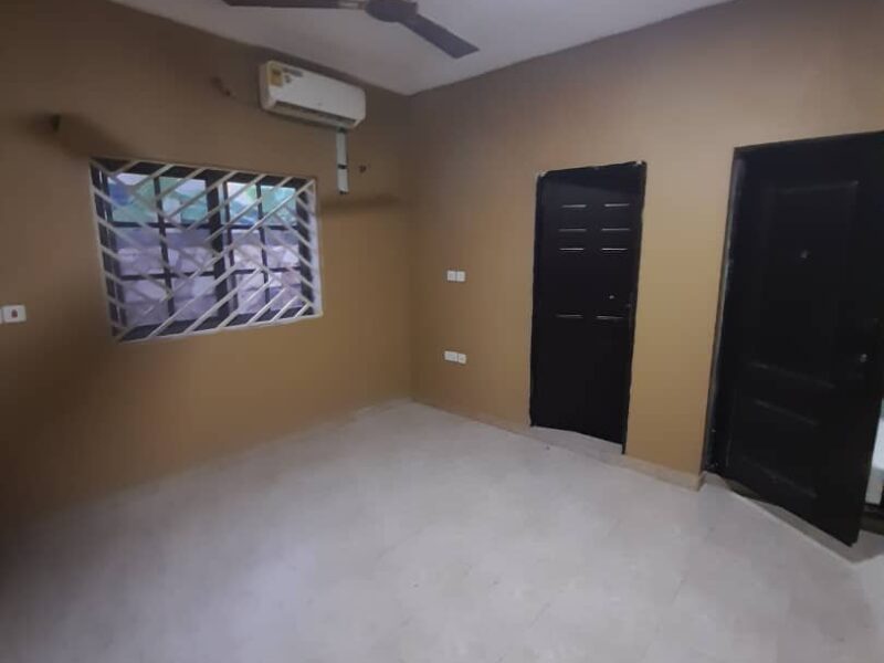 2 bedroom apartment @ Lakeside for rent