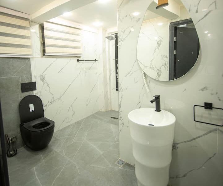 Veni's One Bedroom Airbnb Apartment, Kumasi