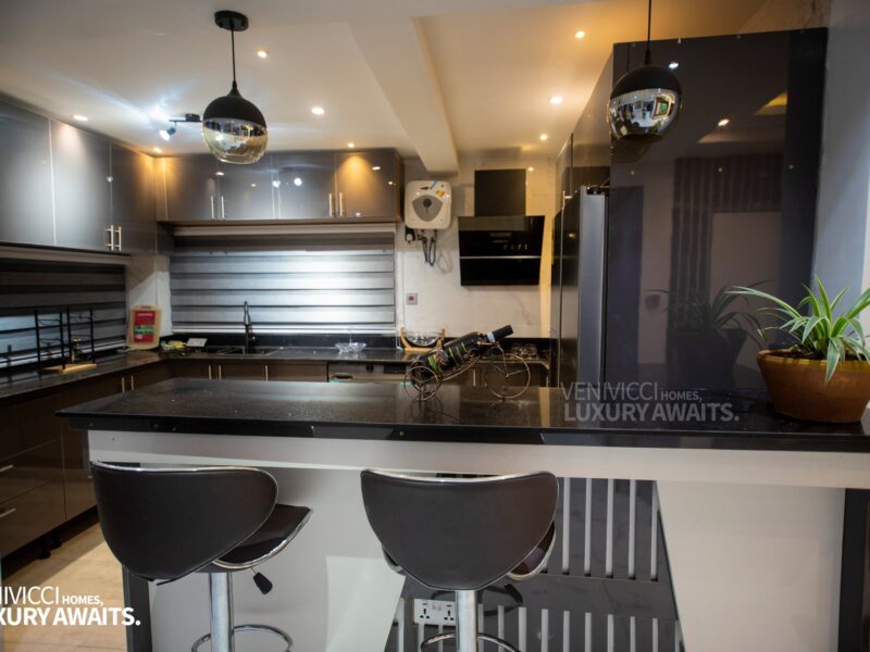 Veni's Two Bedroom Airbnb Apartment