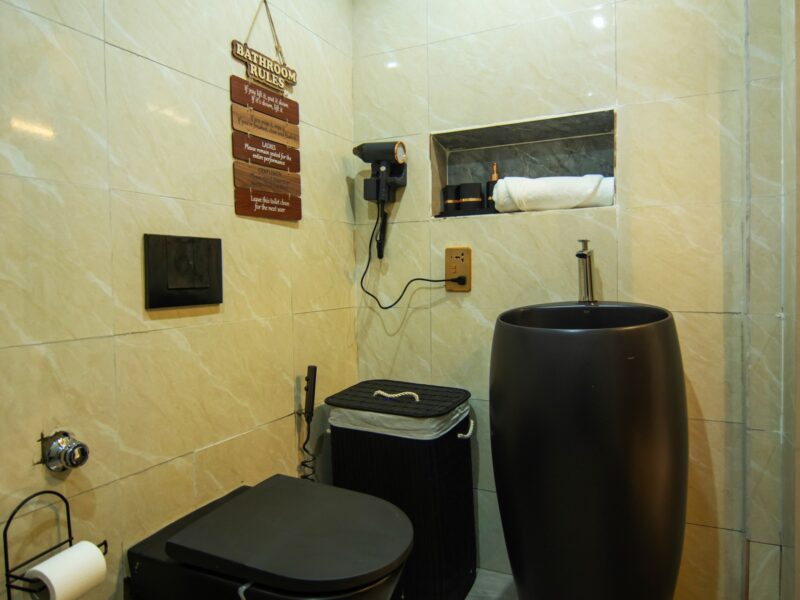 Veni's Executive Luxury Two Bedroom Airbnb Apartment, Kumasi