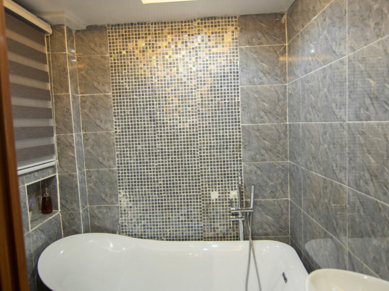 Veni's Executive Luxury Two Bedroom Airbnb Apartment, Kumasi